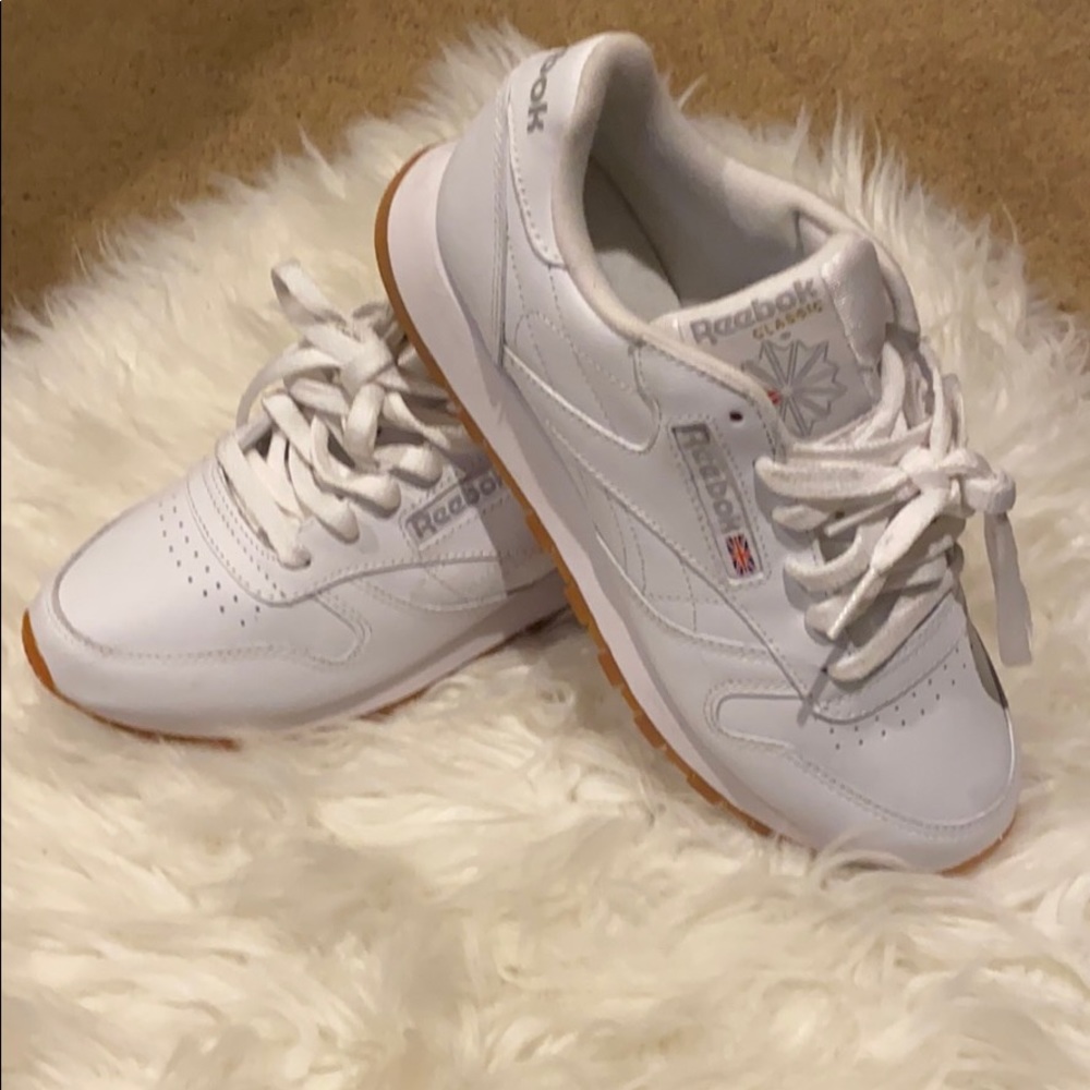 CLASSIC LEATHER WOMEN'S SHOES